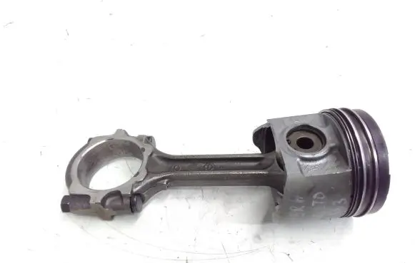 Nissan Primera Piston with connecting rod
