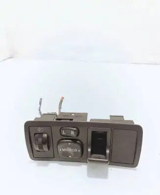 Toyota Corolla E120 E130 Wing mirror switch 183574