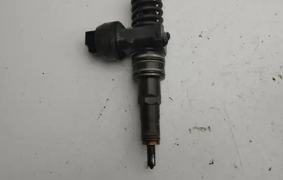 Seat Ibiza III (6L) Fuel injector 045130073T 0414720035