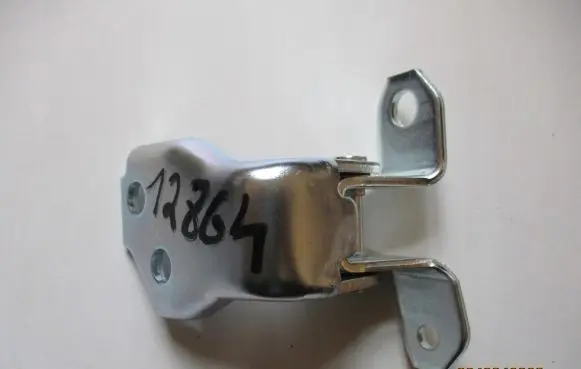 Suzuki Swift I Front door upper hinge 6933068LA0000