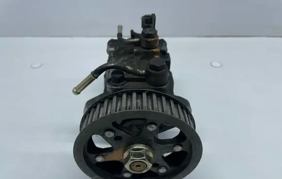 Toyota Avensis T220 Fuel injection high pressure pump 2210027010 09730000177 08C002639