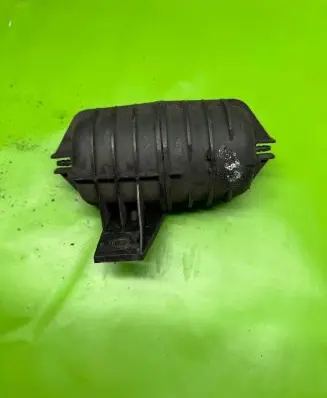 Vacuum air tank