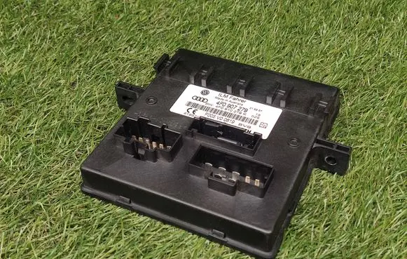 Audi Q7 4L Comfort/convenience module 4F0907279 4F0910279K