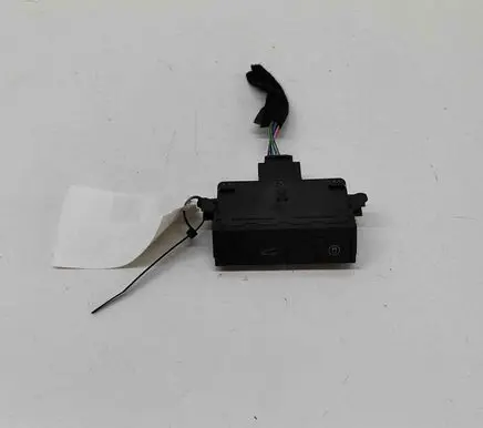 Renault Austral Tailgate/boot open switch button 252739562R