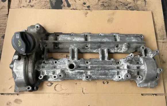 Mercedes-Benz Sprinter W906 Rocker cam cover A6420101630