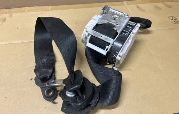 Mercedes-Benz GL X164 Front seatbelt A2518603286 2518603286