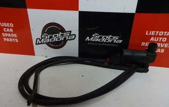 Volvo XC90 Windscreen/windshield washer pump 1S7117K624FE