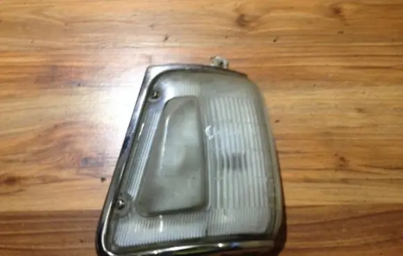 Mitsubishi Space Wagon Front indicator light 12037623