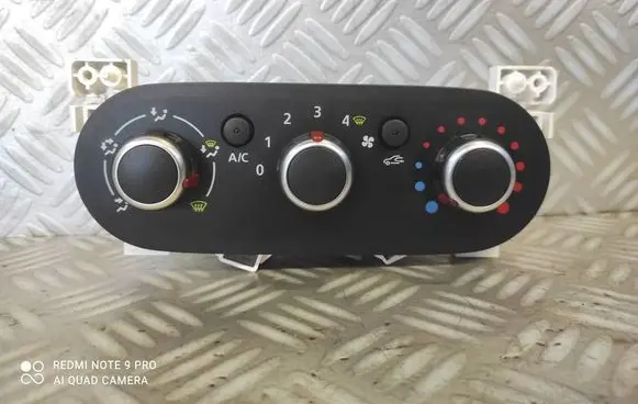 Renault Trafic III (X82) Climate control unit 30080060 3012020