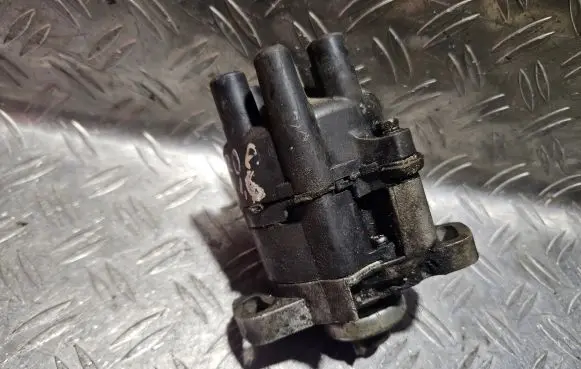 Mazda 626 Spark distributor T2T60371