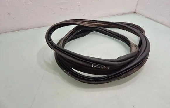 Jeep Renegade Trunk rubber seal (body) 