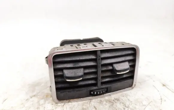 Rear air vent grill