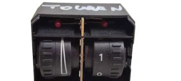 Volkswagen Touran I Headlight level height control switch 1T0941333