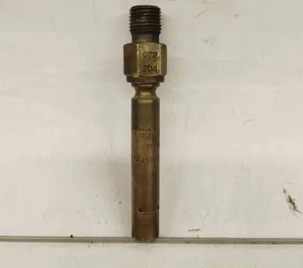 Mercedes-Benz E W124 Fuel injector 0000785823 0437502054