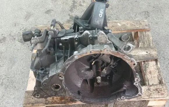 Manual 5 speed gearbox