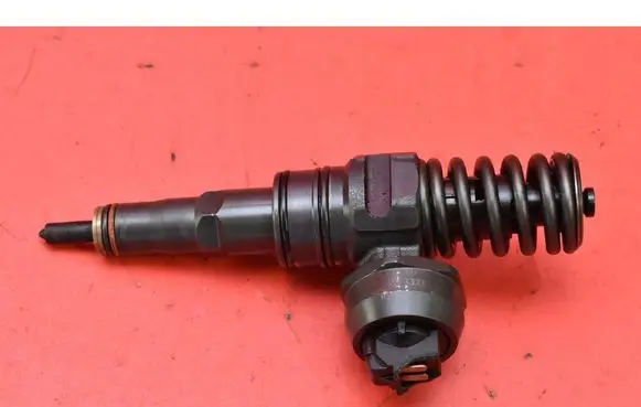 Skoda Octavia Mk2 (1Z) Fuel injector 038130073AG