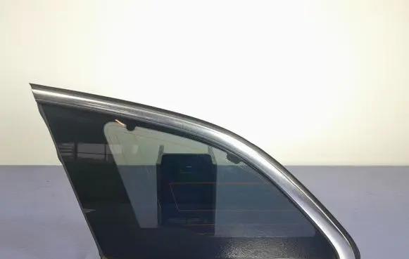 Opel Insignia A Rear side window