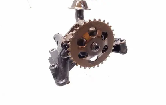 Volkswagen PASSAT B5 Oil pump 06A115105 06A115121