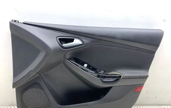 Ford Focus Front door card panel trim 