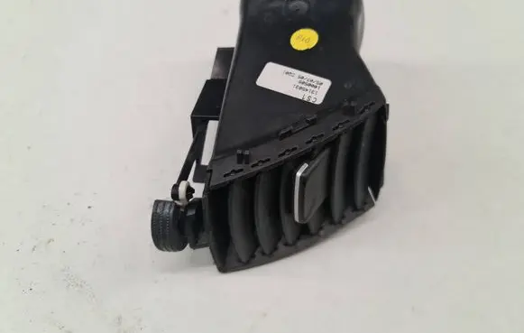 Opel Zafira B Dash center air vent grill 13145031 1000509 13144401