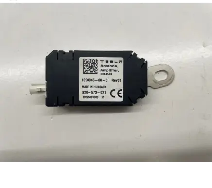 Tesla Model 3 Antenna control unit 109804600C