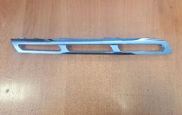 Mercedes-Benz GLS X166 Front bumper upper radiator grill A1668882085