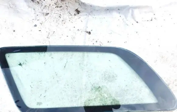 Ford Mondeo MK II Rear side window