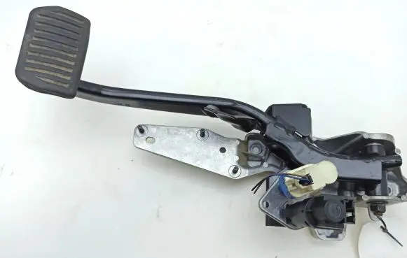 Volvo XC60 Brake pedal 8G9N2D094DF 30681539