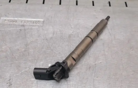 Audi A4 S4 B7 8E 8H Fuel injector 059130 AISUHEI 061114
