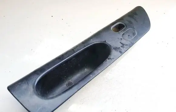 Renault Laguna I Front door window switch trim 7700822334