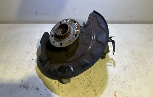 Volkswagen PASSAT B8 Front wheel hub 5Q0407257C