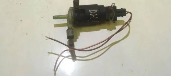 Ford Focus Windscreen/windshield washer pump