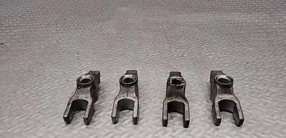 Opel Insignia A Fuel Injector clamp holder 