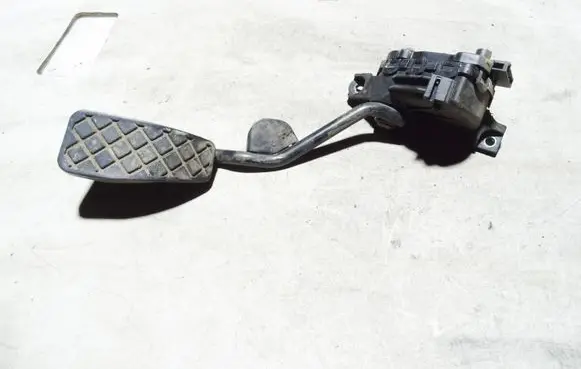 Audi A4 S4 B6 8E 8H Accelerator throttle pedal 8E2721523
