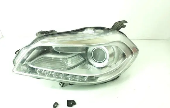 Suzuki SX4 S-Cross Headlight/headlamp 10017735
