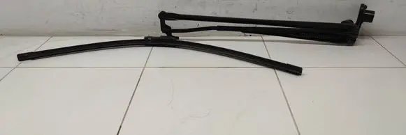Toyota Yaris Windshield/front glass wiper blade 67K640 8497XL 83L2