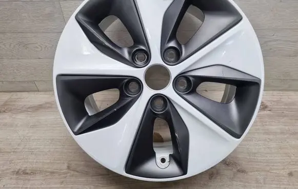 R16 alloy rim