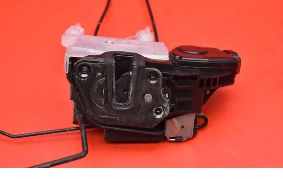 Hyundai Tucson JM Front door lock