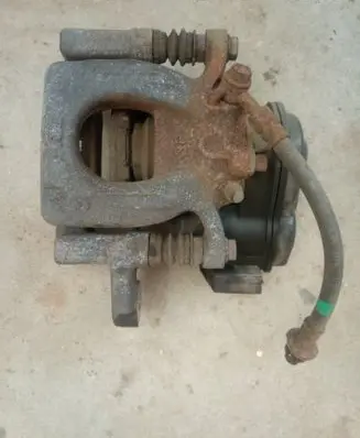 Nissan Qashqai Rear brake caliper