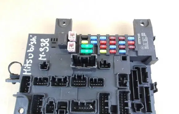 Mitsubishi Outlander BSM Control unit 8637B698
