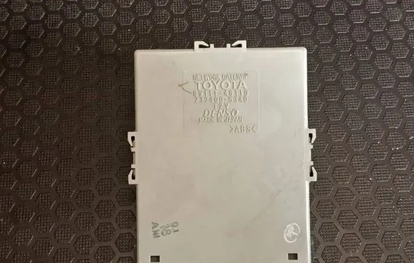 Lexus RX 330 - 350 - 400H Gateway control module 8911148110 2324005340