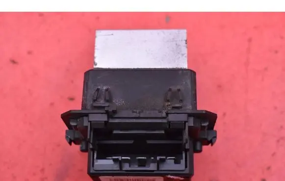 Peugeot 508 RXH Heater blower motor/fan resistor T1017845R