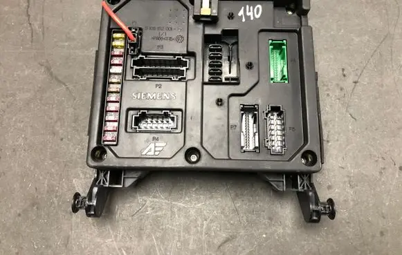 Volkswagen Sharan Fuse module 7M0962258E