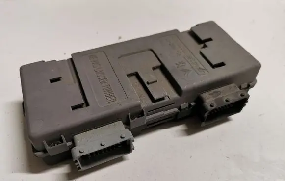 Peugeot 607 Seat control module 9638960380
