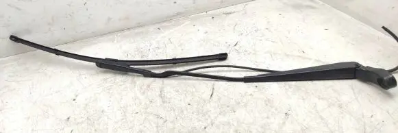 Mercedes-Benz Vito Viano W639 Windshield/front glass wiper blade A6398200844