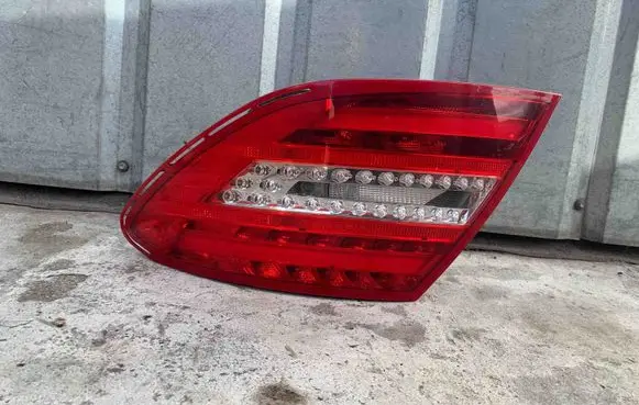 Mercedes-Benz C W204 Rear/tail lights 2049060503