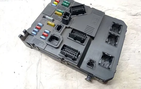 Peugeot 407 Comfort/convenience module 9655708380 S120104700