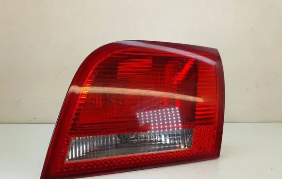 Tailgate rear/tail lights