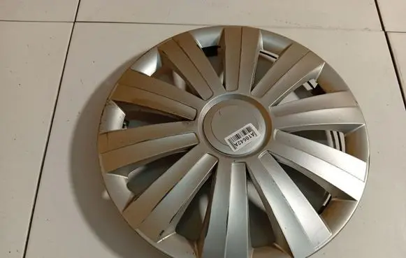 Ford Transit - Tourneo Connect R15 wheel hub/cap/trim 