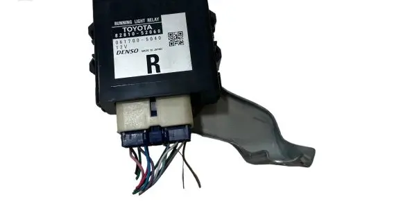 Toyota Yaris Light relay 8281052060 0617005040